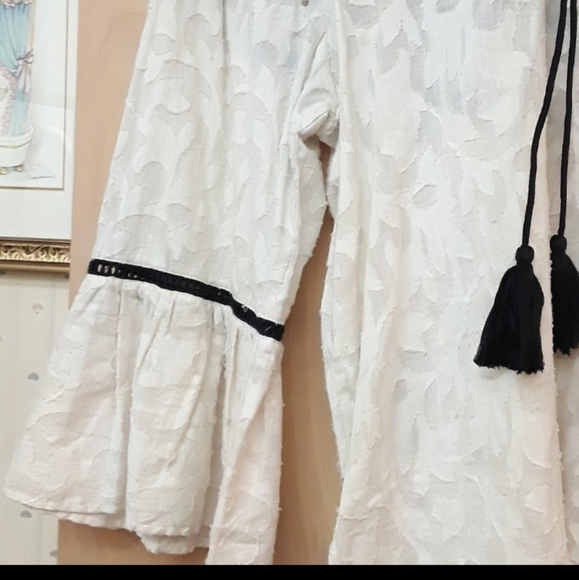 Cream Tribal Blue Texture Blak Embroidered Peasant Top S z S - Picture 8 of 13